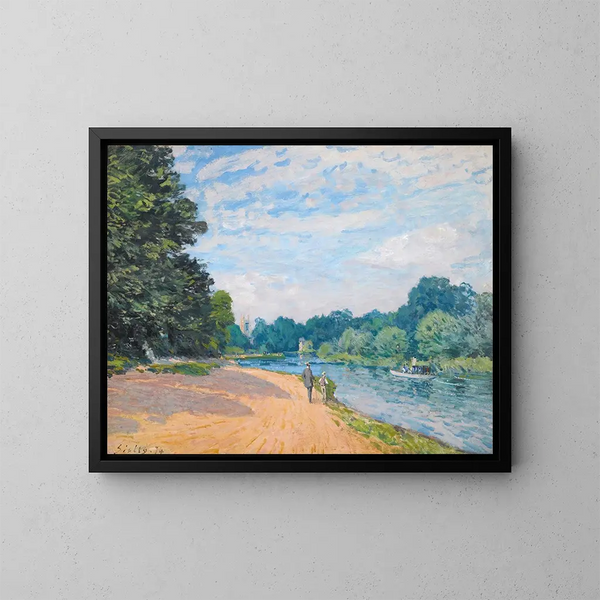 La Tamise med Hampton-kyrkan - Alfred Sisley — inramlat konstverk på väggen