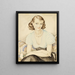 Portrait av en ung kvinna - Gerda Wegener — inramlat konstverk på väggen
