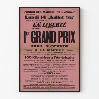 Vintageaffisch Grand Prix de Lyon, marsch, visad i en tunn ram på en ljus vägg.