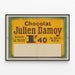 Vintageposter Chocolat Julien Damoy Kaffekoppen — inramlat konstverk på väggen