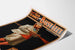 Vintage Poster Funny Geo Sidney som Busy Izzy - Retro Väggdekoration