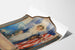 Patriotisk och heroisk minnesposter med amerikanskt flagga