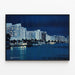 Miami Beach Skyline Nattbild Poster — inramlat konstverk på väggen