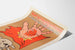 Vintage vietnamesisk poster med blodig hand mot stjärnflaggans bakgrund